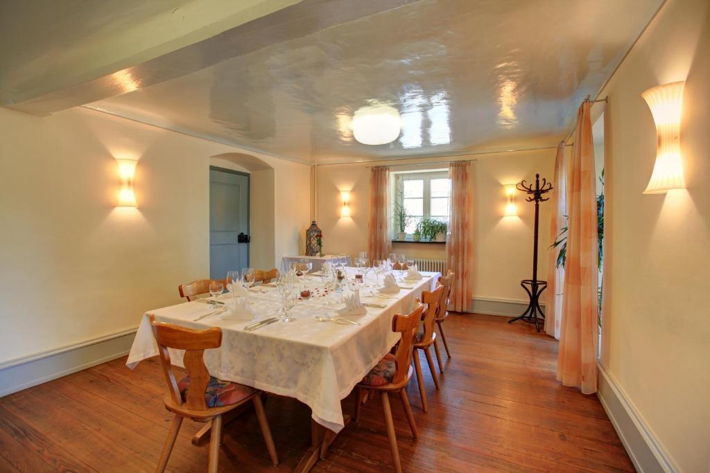 Gasthaus Zum Hirschen Oberrimsingen Kültér fotó