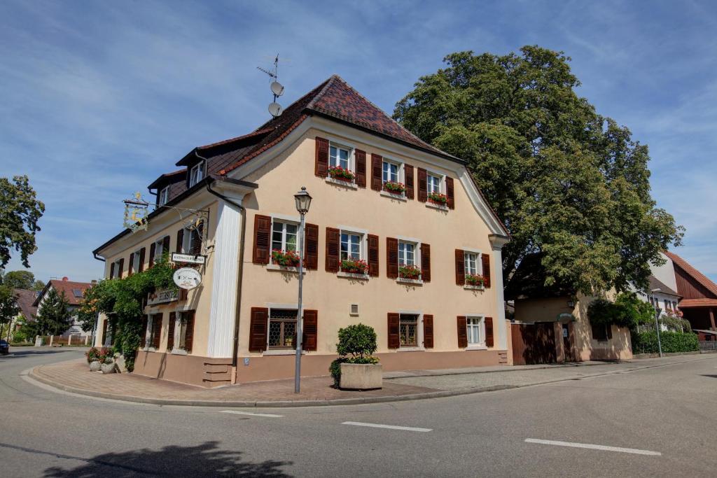 Gasthaus Zum Hirschen Oberrimsingen Kültér fotó